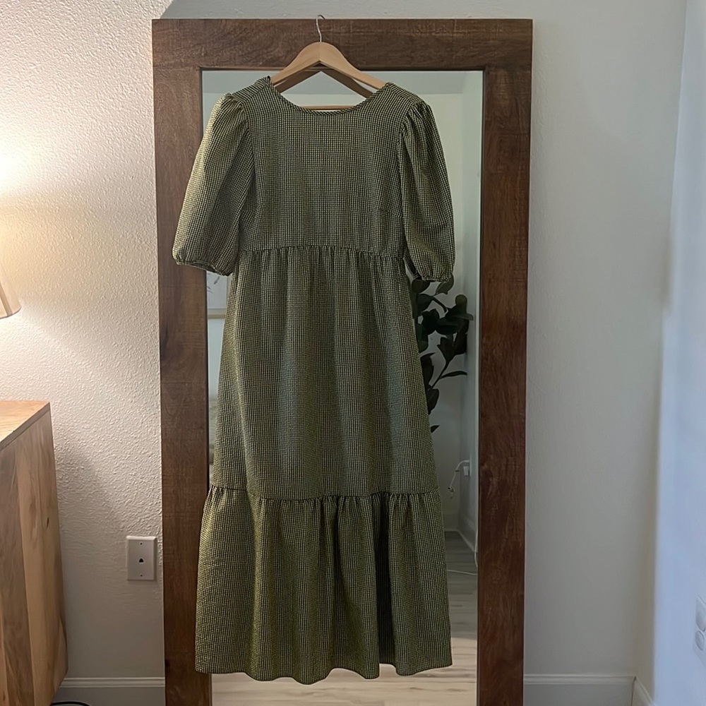 Maxi dress with bow jn back